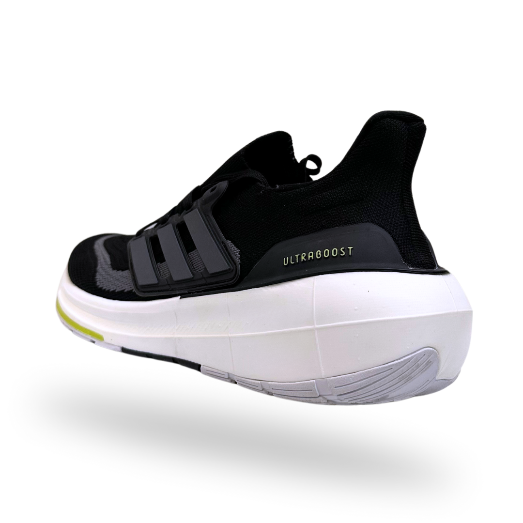AD Ultraboost light