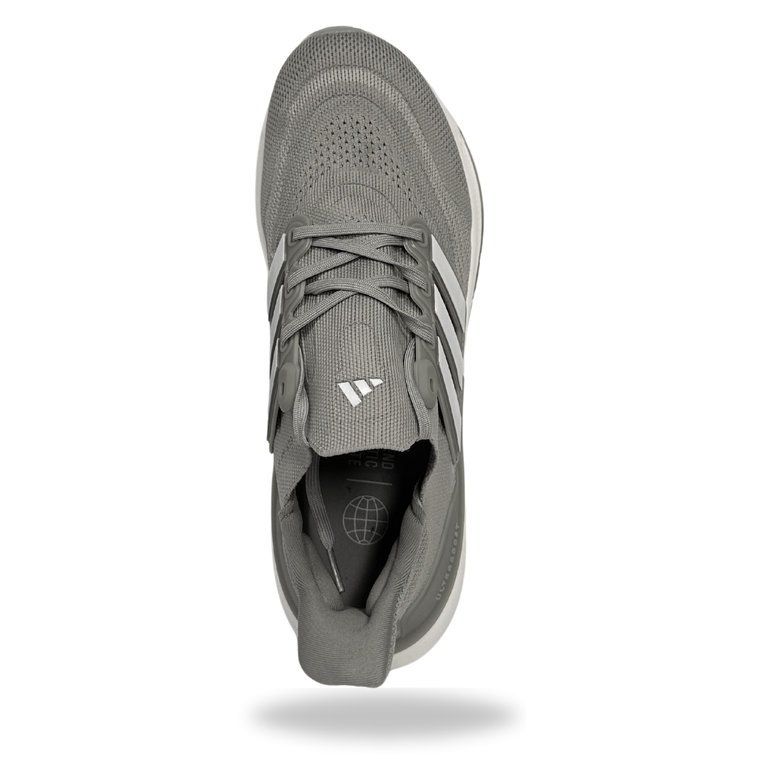 AD Ultraboost light