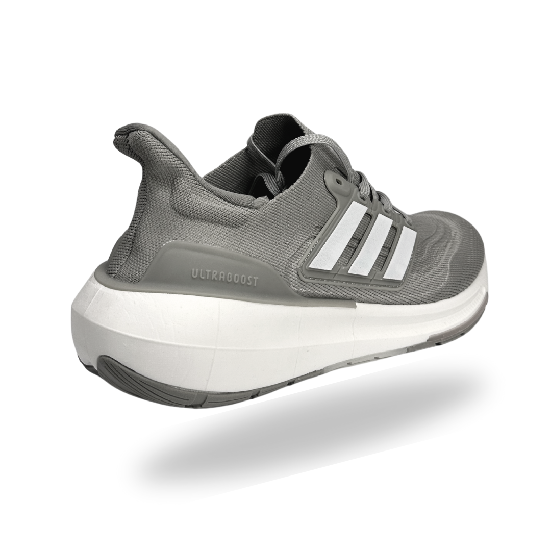 AD Ultraboost light