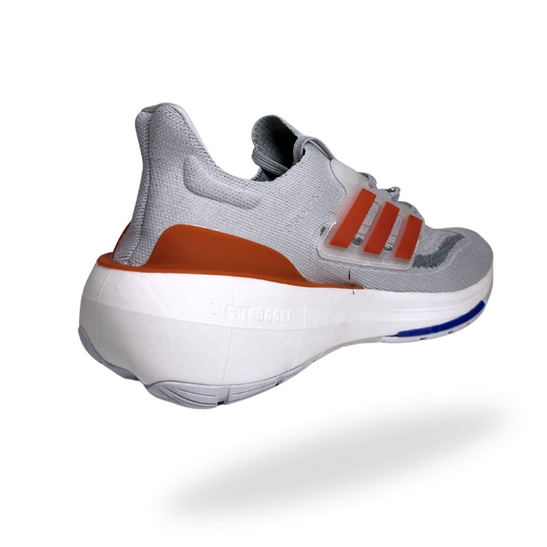 AD Ultraboost light