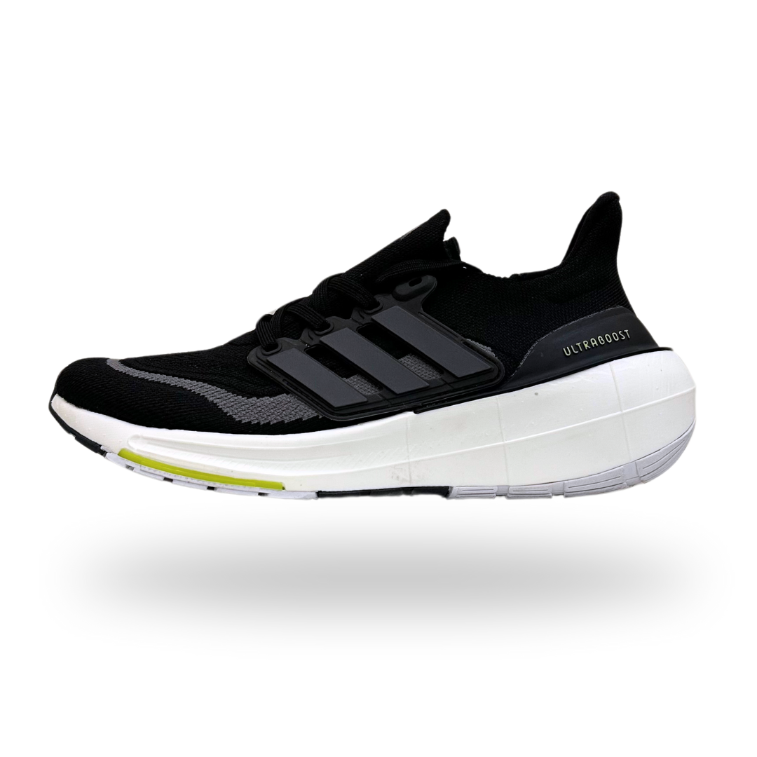 AD Ultraboost light