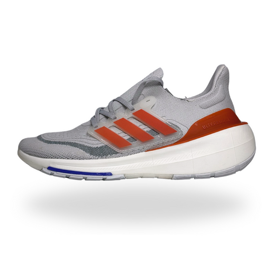 AD Ultraboost light