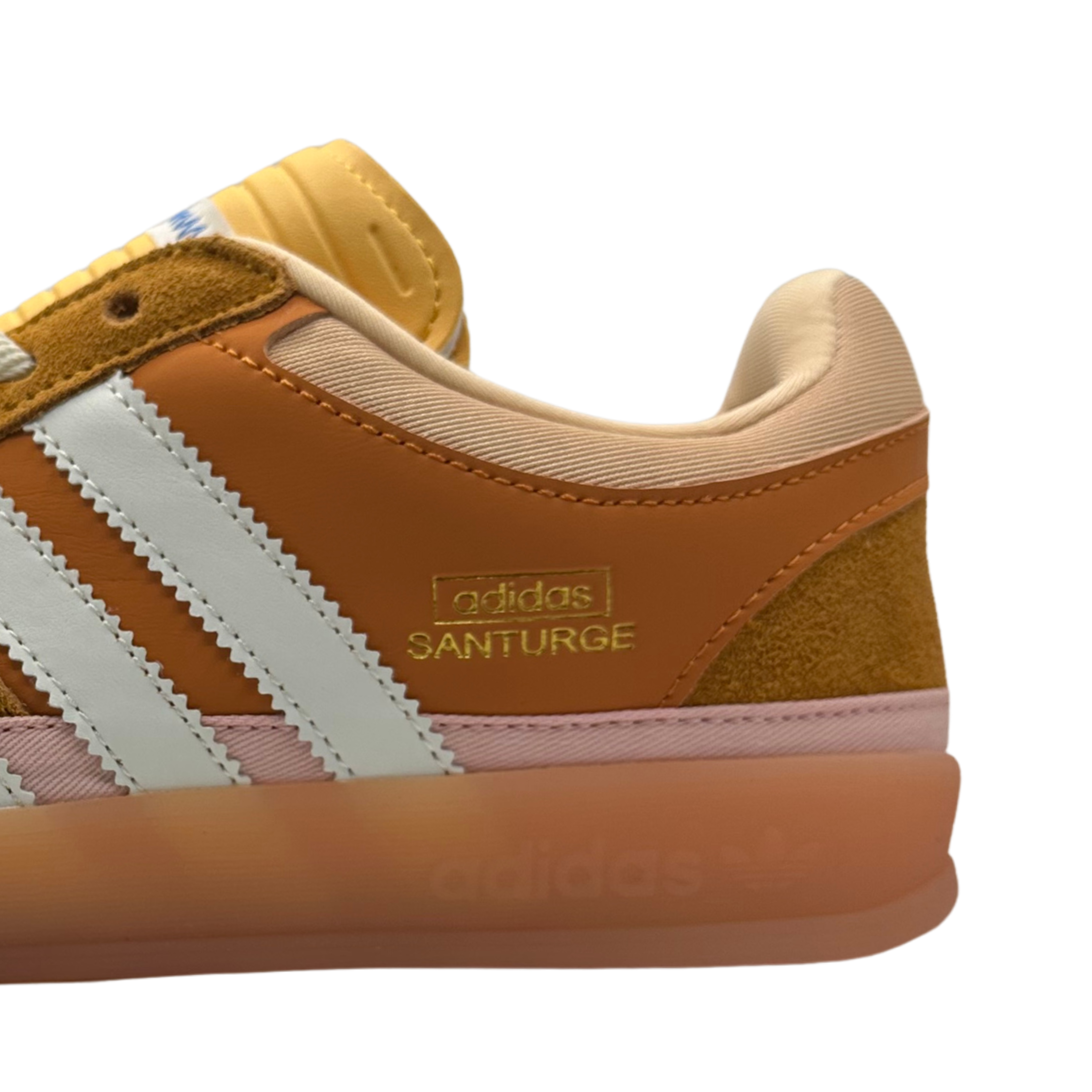 Ad Gazelle Indoor Caso Rojo x Bad Bunny (Premium ++)