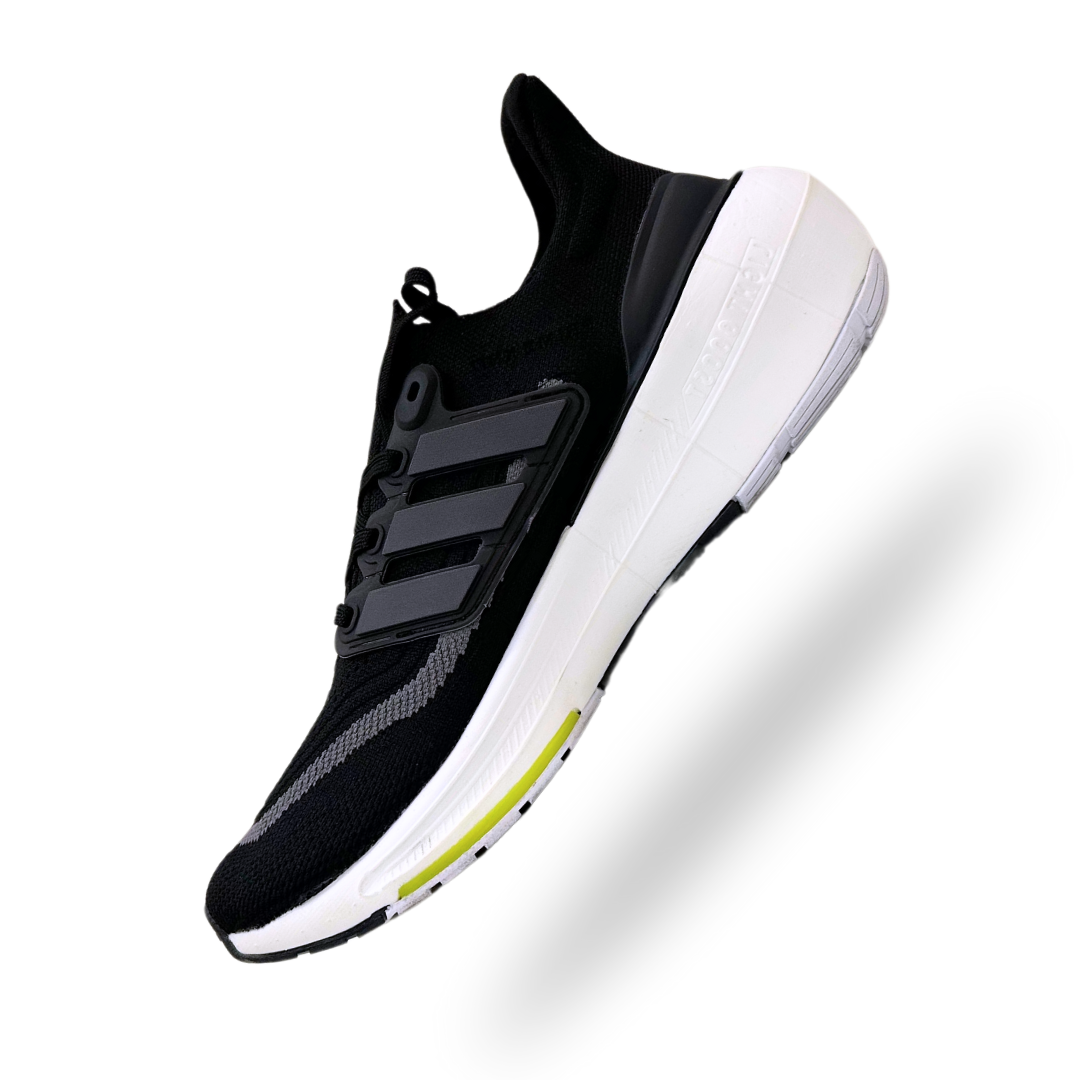 AD Ultraboost light